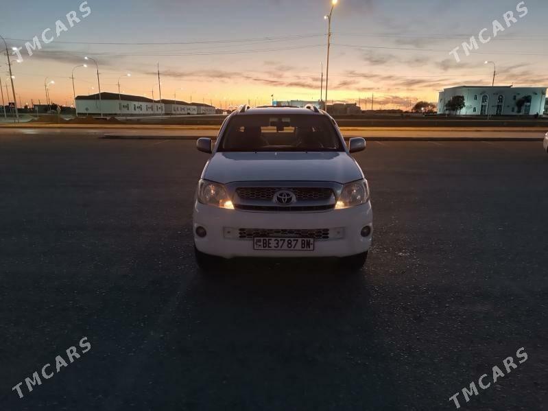 Toyota Hilux 2007 - 200 000 TMT - Esenguly - img 1