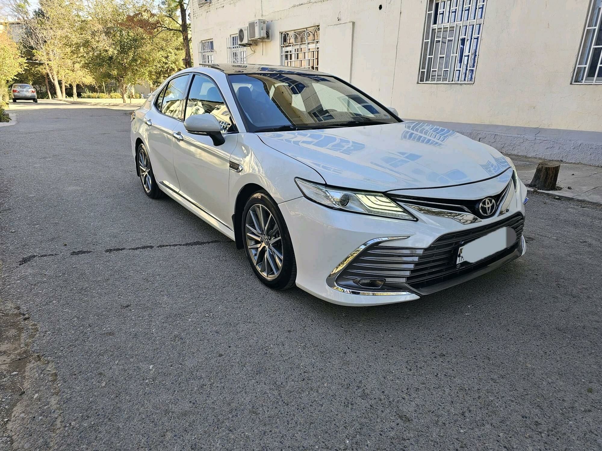 Toyota Camry 2017 - 328 000 TMT - 6 мкр - img 3