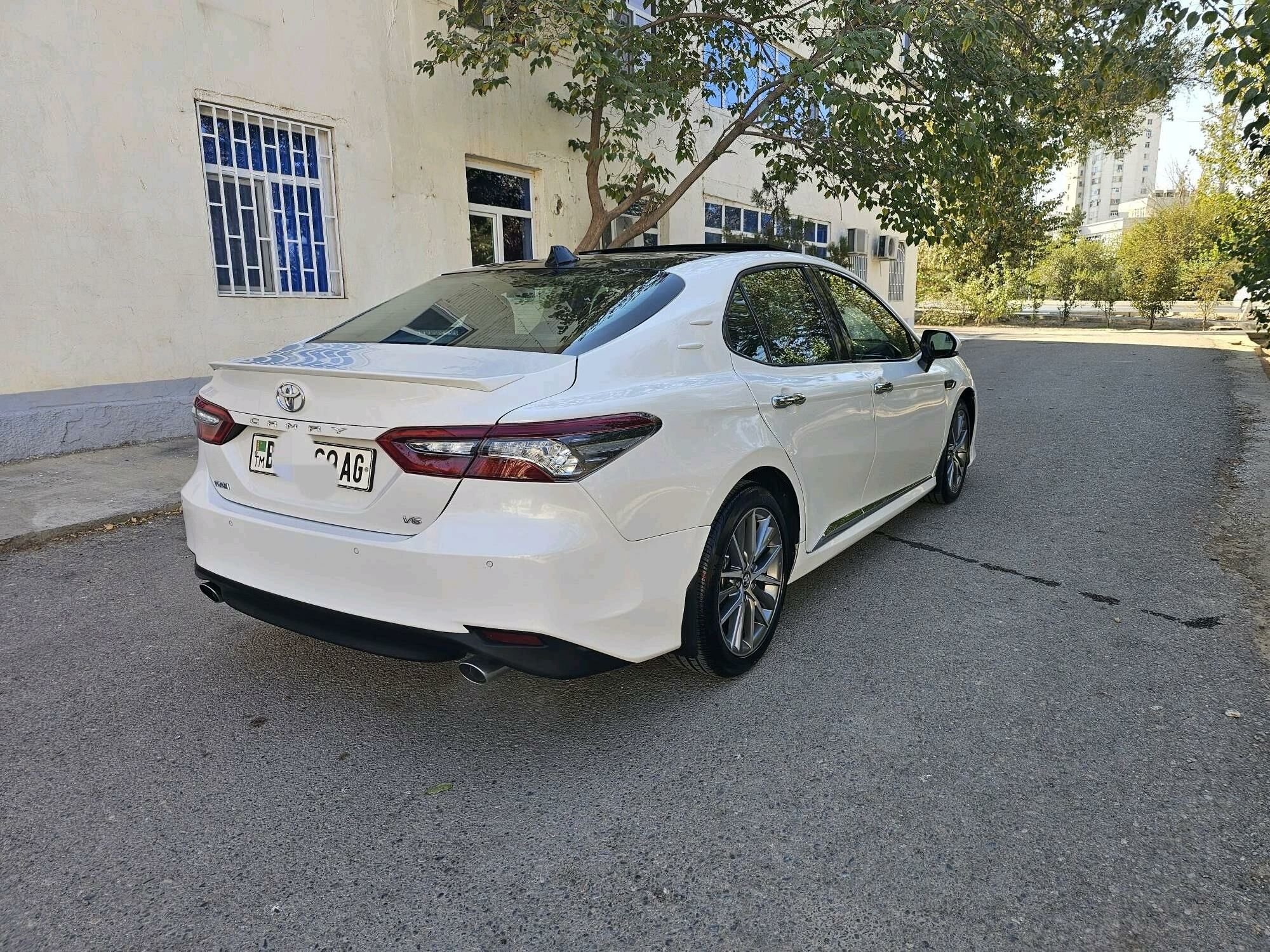 Toyota Camry 2017 - 328 000 TMT - 6 мкр - img 4