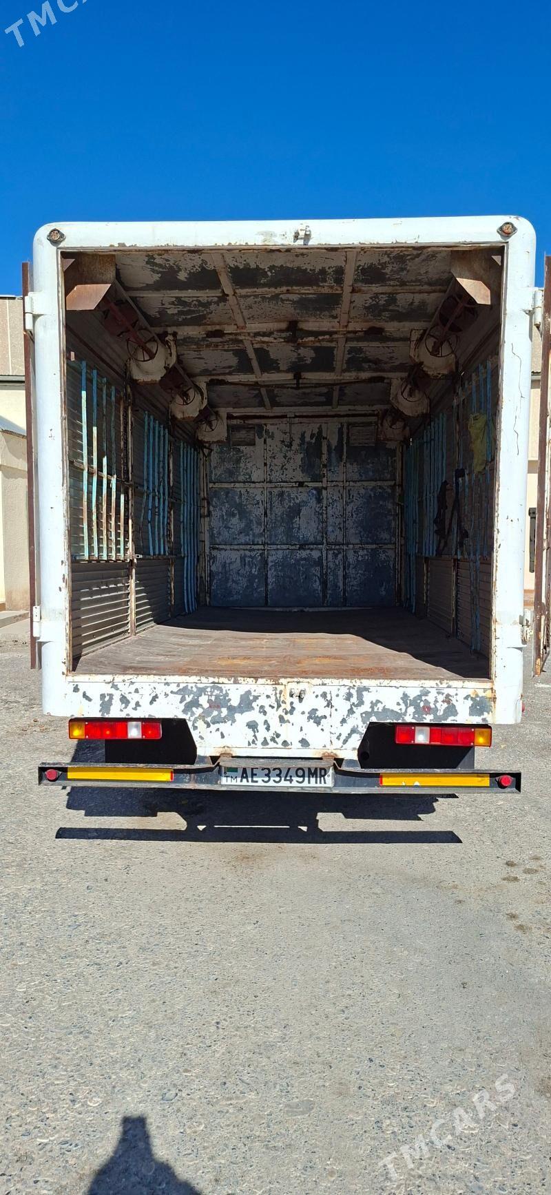 Nissan Canter 2003 - 240 000 TMT - Мары - img 5