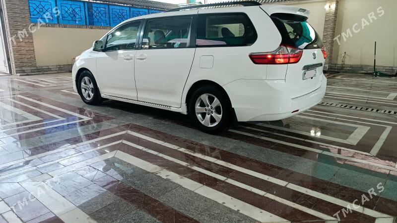 Toyota Sienna 2017 - 355 000 TMT - Aşgabat - img 2