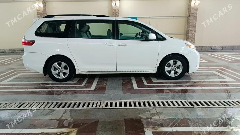 Toyota Sienna 2017 - 355 000 TMT - Aşgabat - img 4