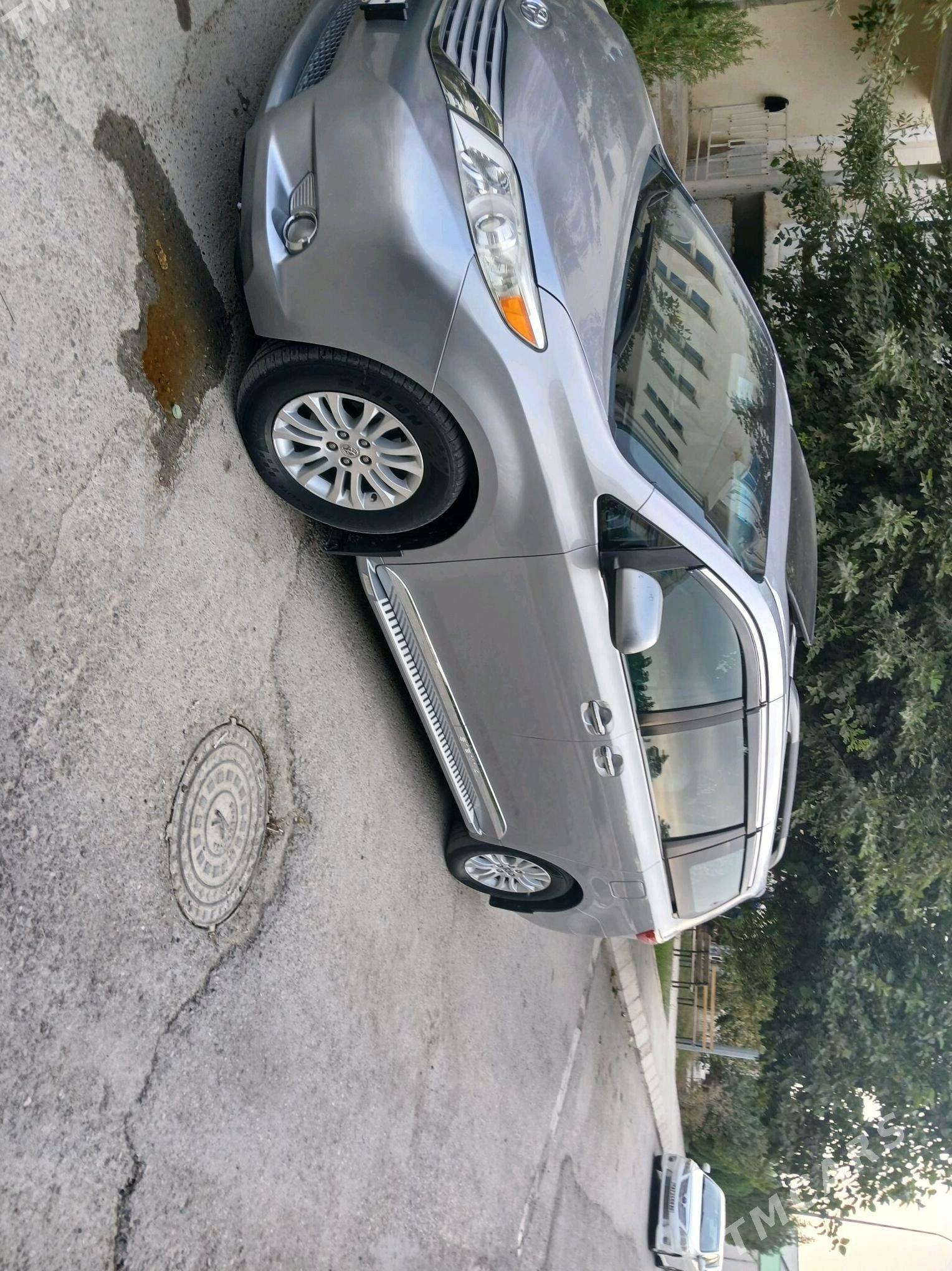 Toyota Sienna 2014 - 360 000 TMT - Бузмеин - img 8