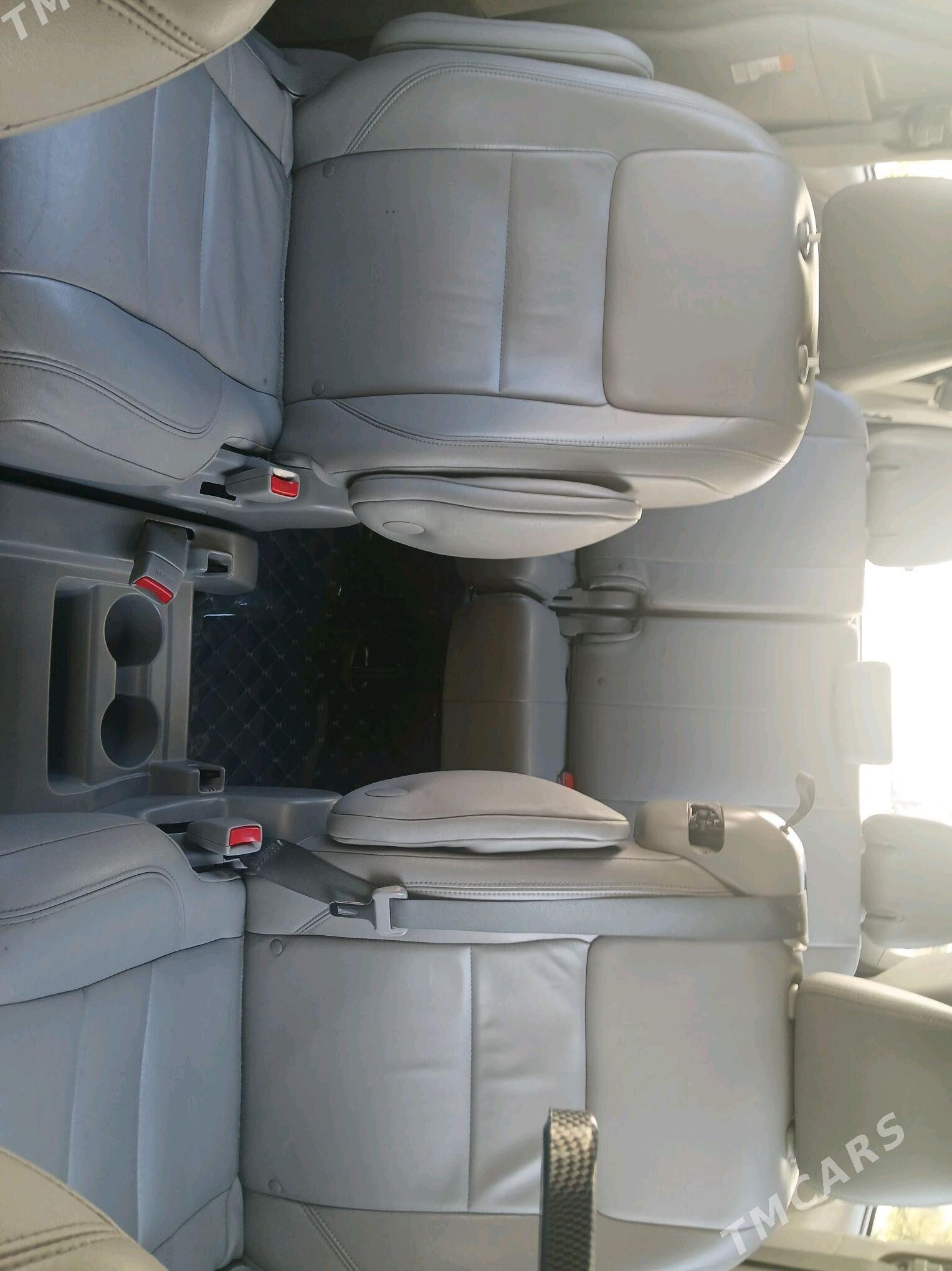 Toyota Sienna 2014 - 360 000 TMT - Бузмеин - img 10