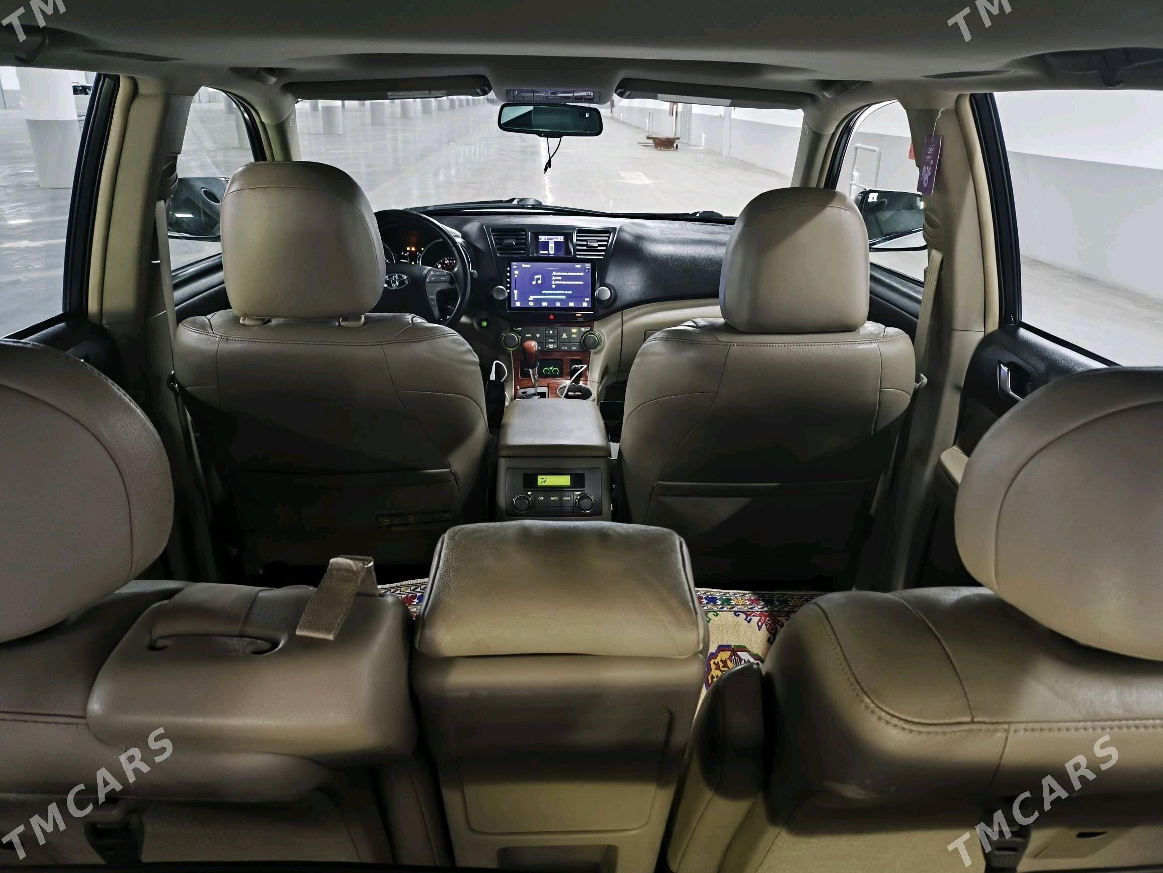 Toyota Highlander 2010 - 315 000 TMT - Бузмеин - img 7