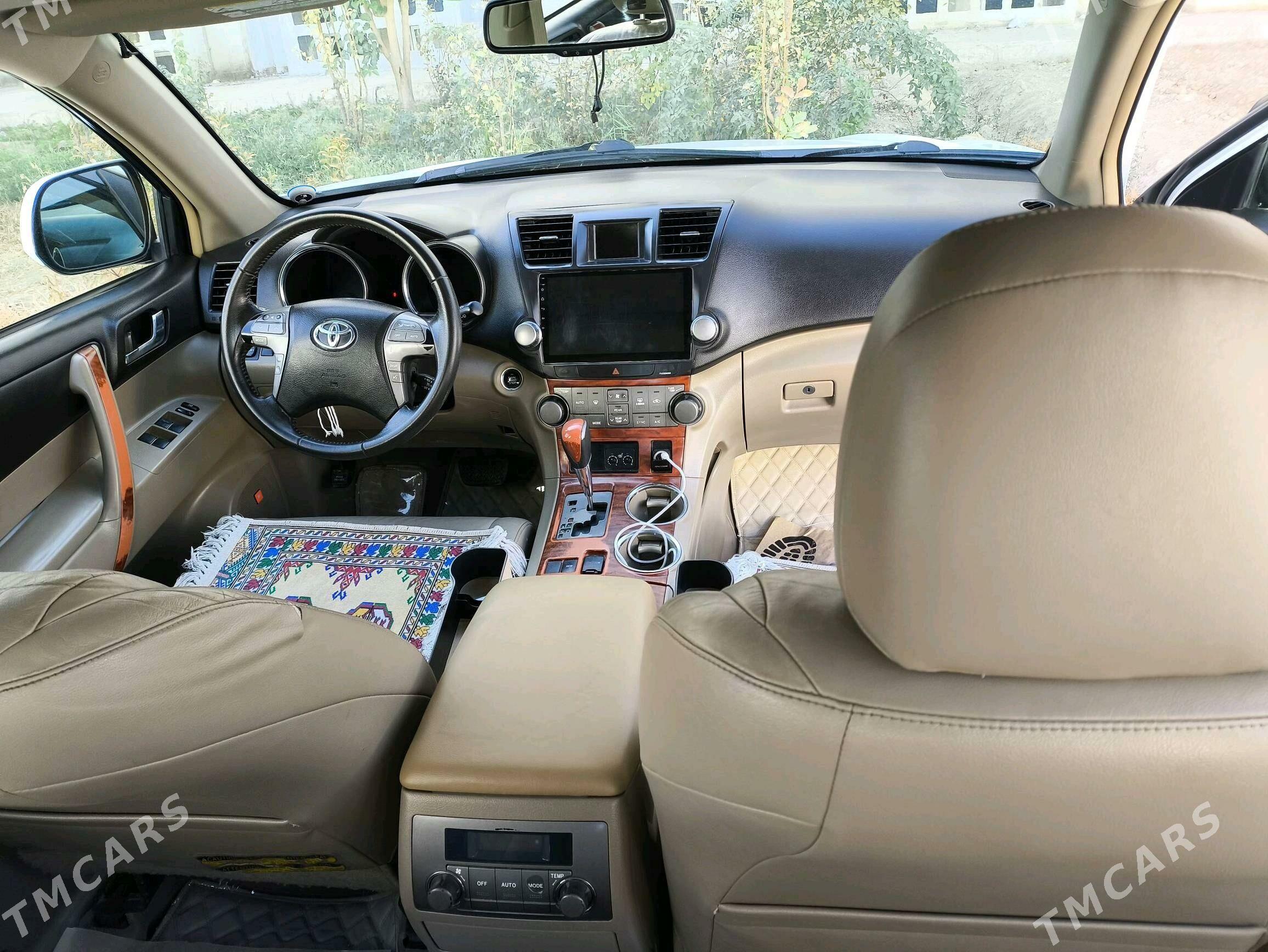 Toyota Highlander 2010 - 315 000 TMT - Бузмеин - img 1