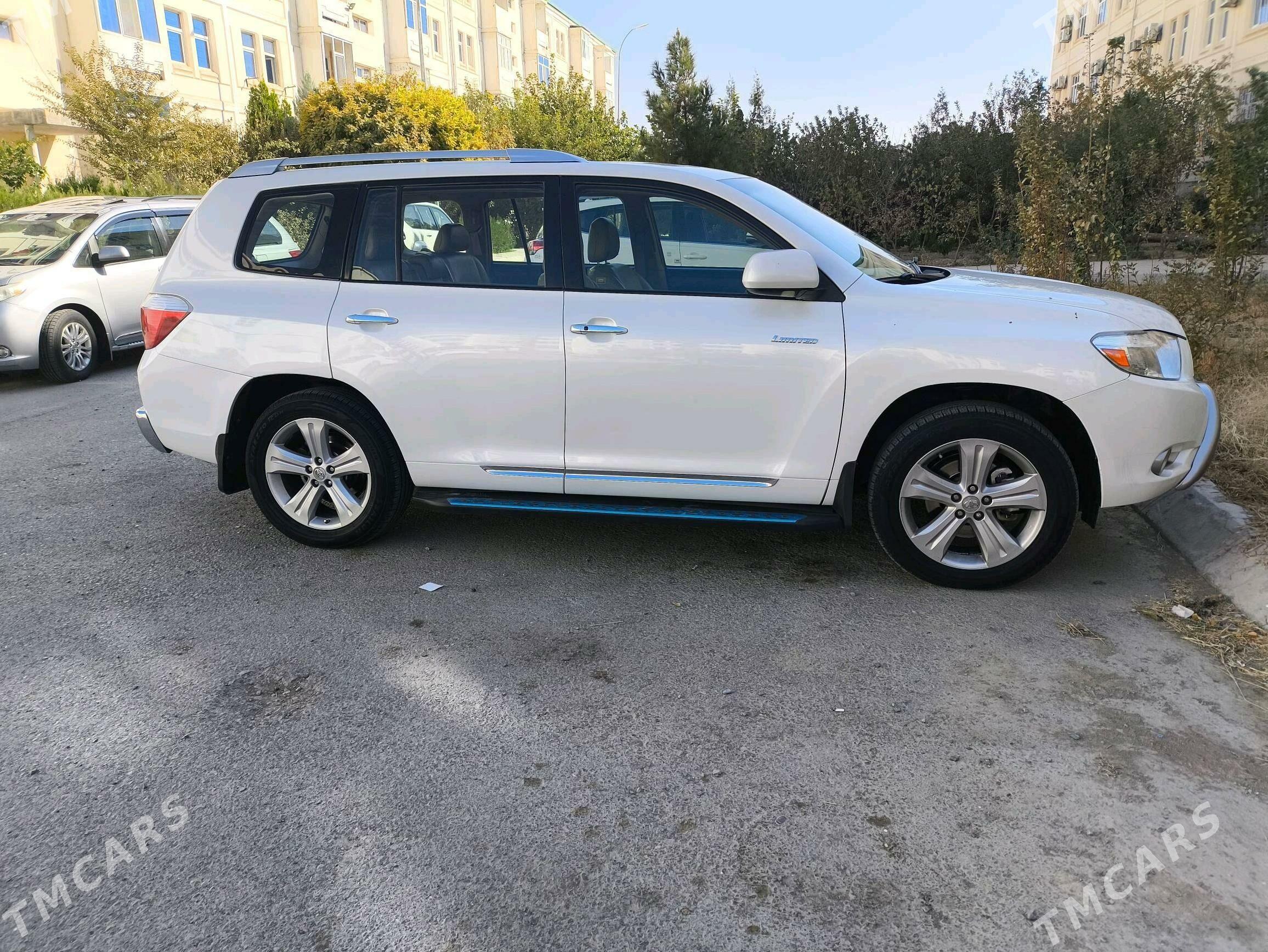 Toyota Highlander 2010 - 315 000 TMT - Бузмеин - img 9