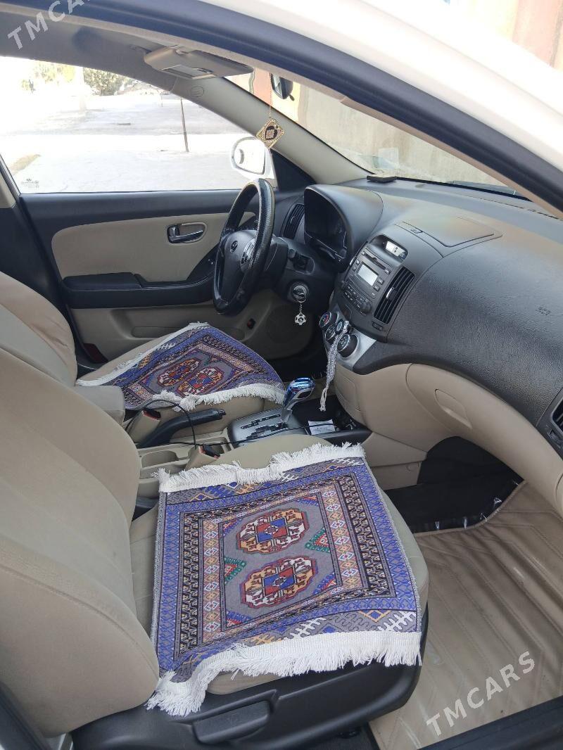 Hyundai Elantra 2010 - 107 000 TMT - Ак-Бугдайский этрап - img 5