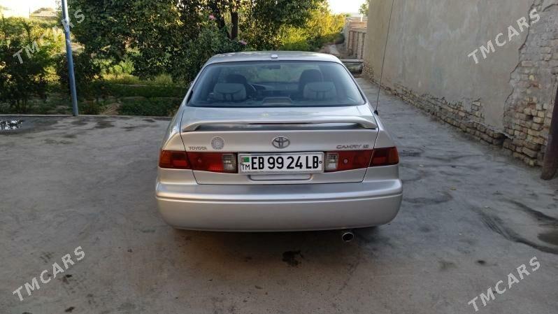 Toyota Camry 2000 - 135 000 TMT - Саят - img 4