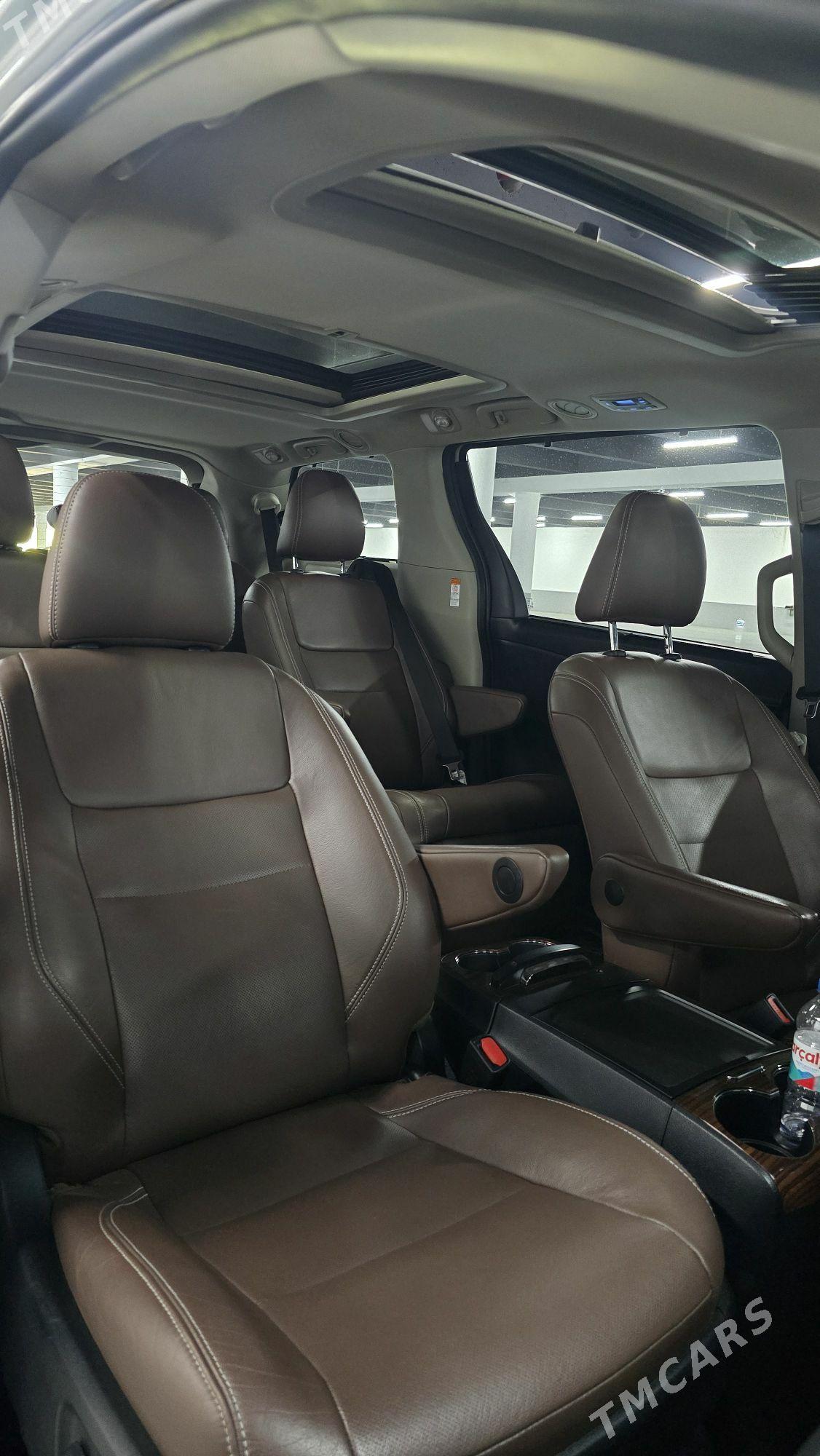 Toyota Sienna 2018 - 590 000 TMT - Aşgabat - img 7