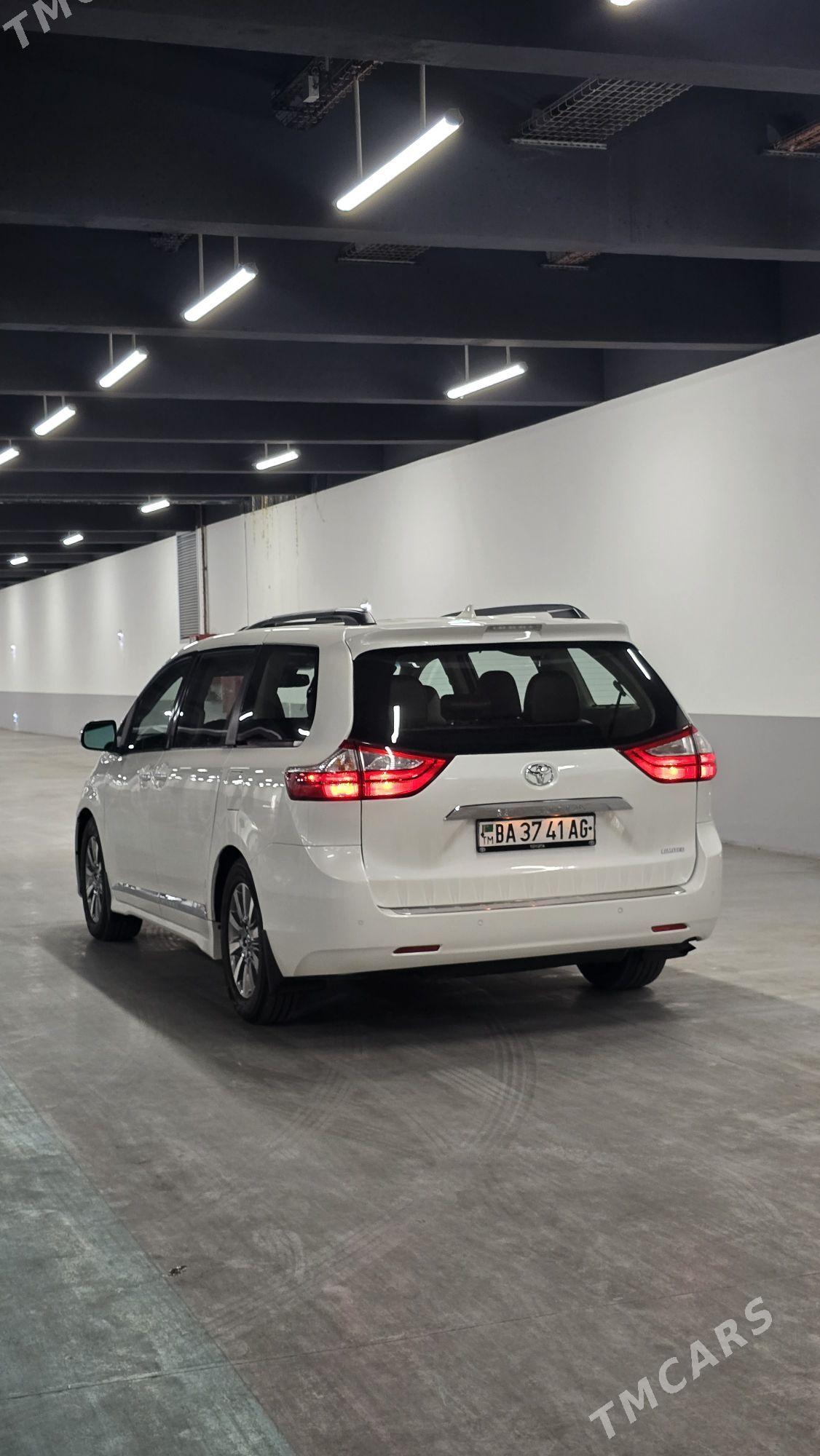 Toyota Sienna 2018 - 590 000 TMT - Aşgabat - img 4