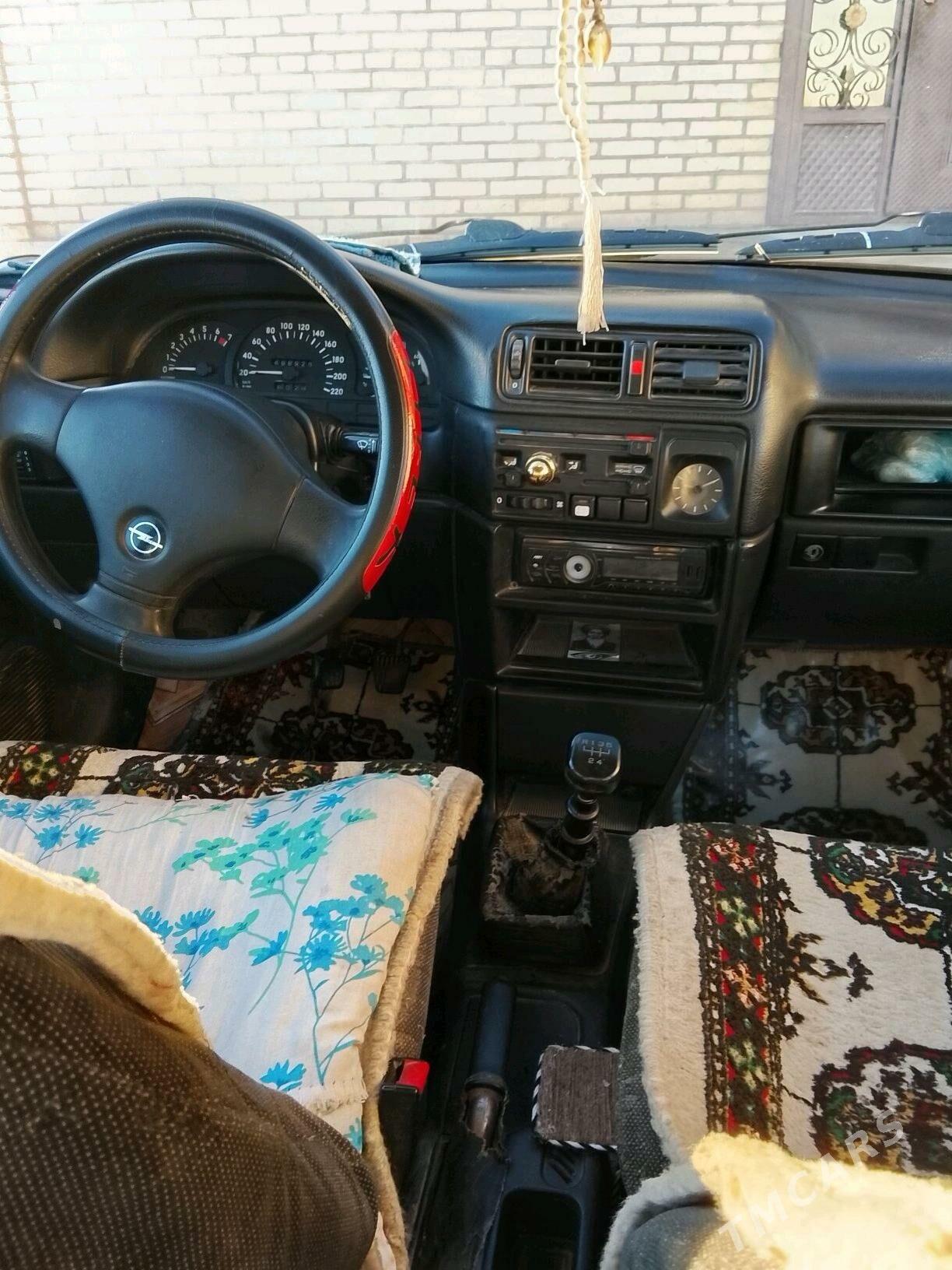 Opel Vectra 1992 - 36 000 TMT - Mary - img 2