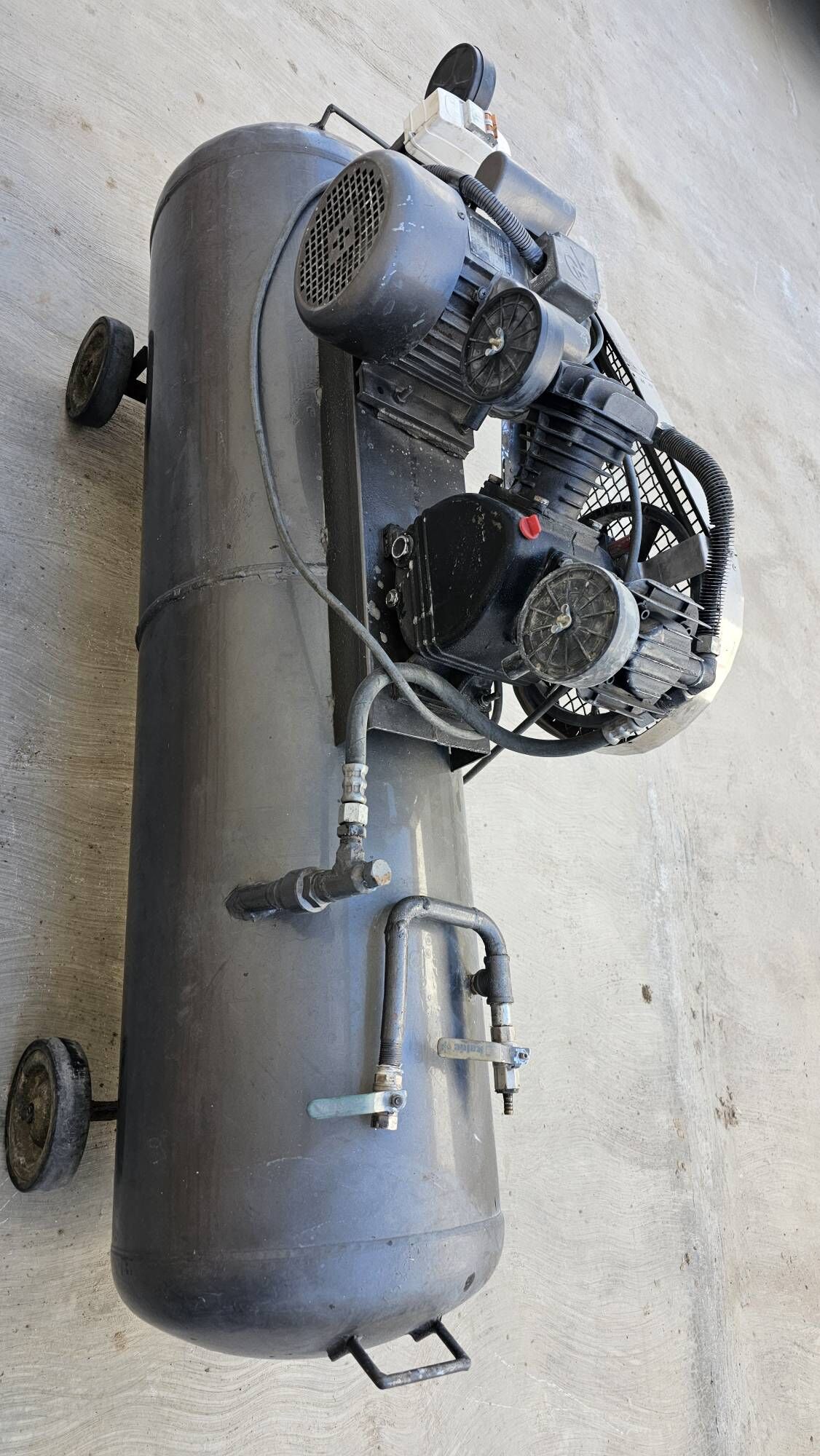 Kampresor 200 lt lik - Гурбансолтан Едже - img 2