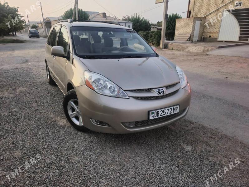 Toyota Sienna 2009 - 215 000 TMT - Мары - img 2