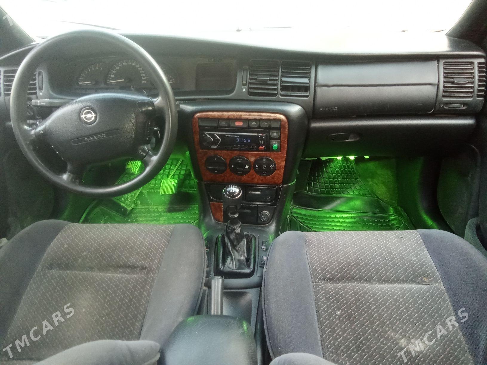 Opel Vectra 1997 - 50 000 TMT - Гурбансолтан Едже - img 4