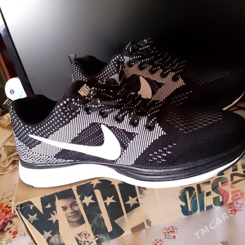 кроссовкиNIKE - Türkmenbaşy - img 2