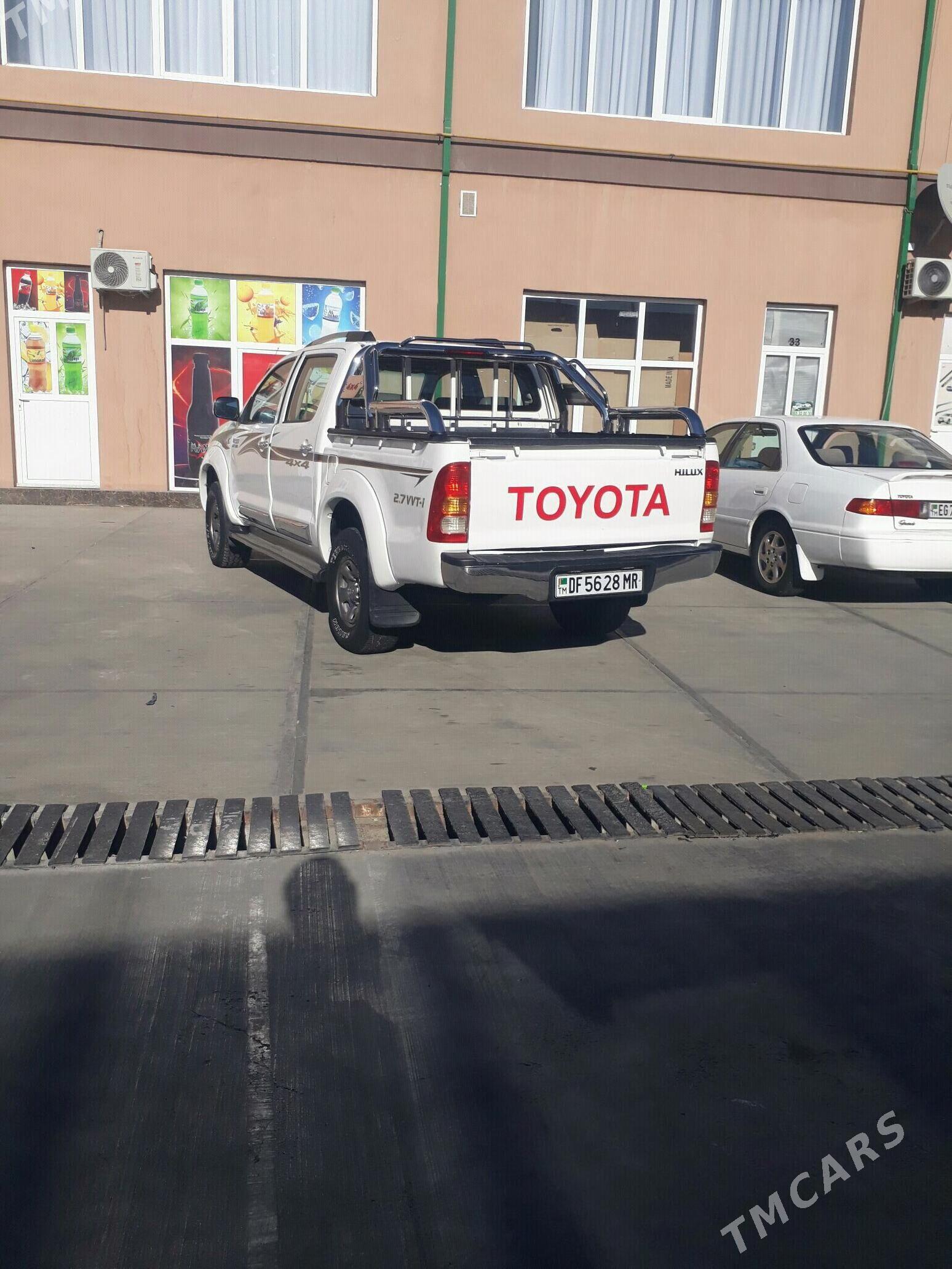 Toyota Hilux 2010 - 300 000 TMT - Мары - img 2