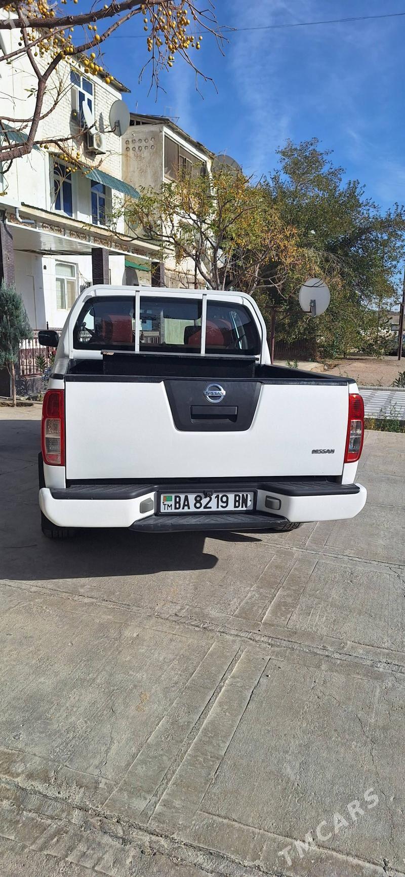 Nissan Navara 2007 - 145 000 TMT - Балканабат - img 2