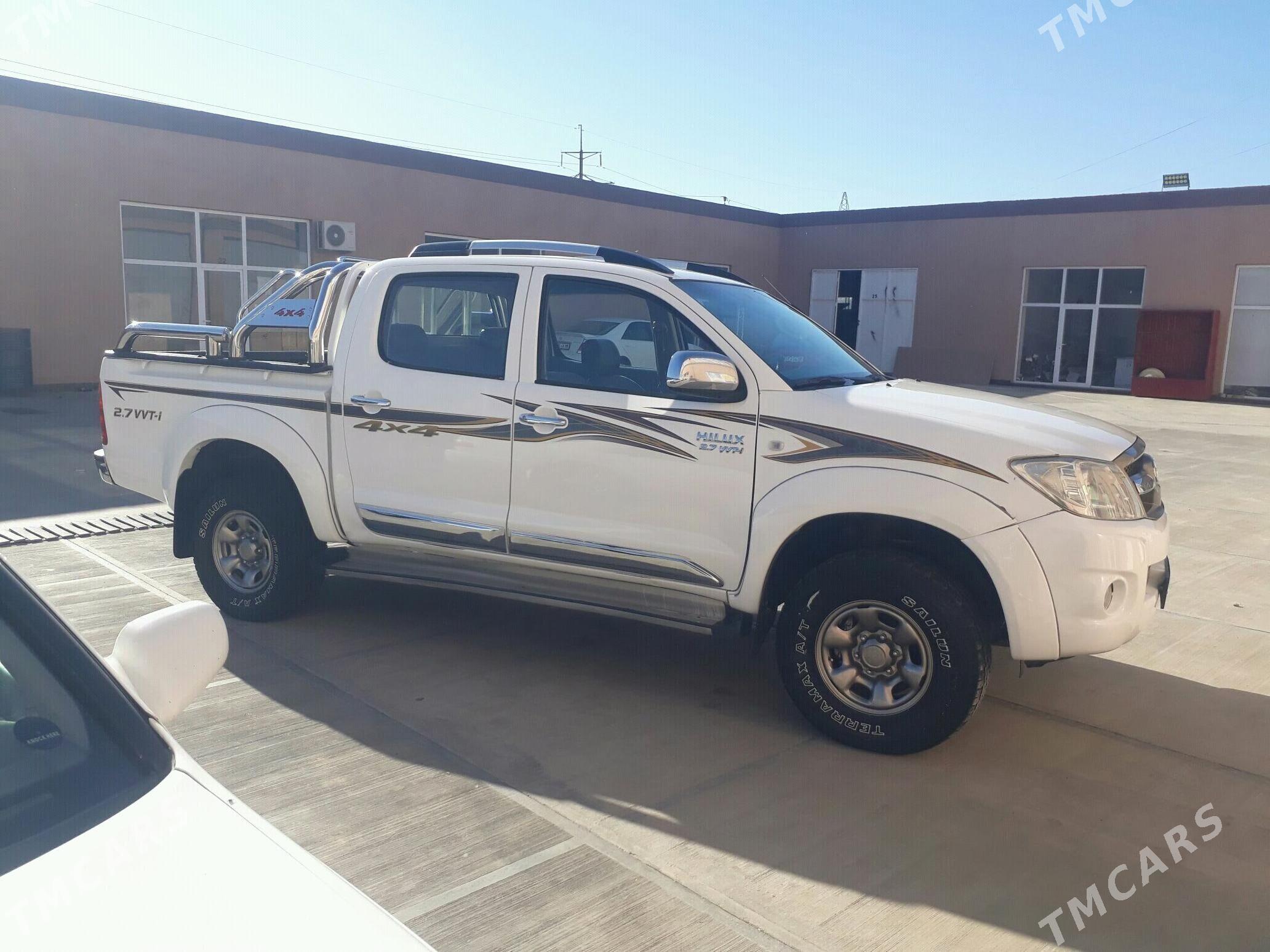Toyota Hilux 2010 - 300 000 TMT - Мары - img 5