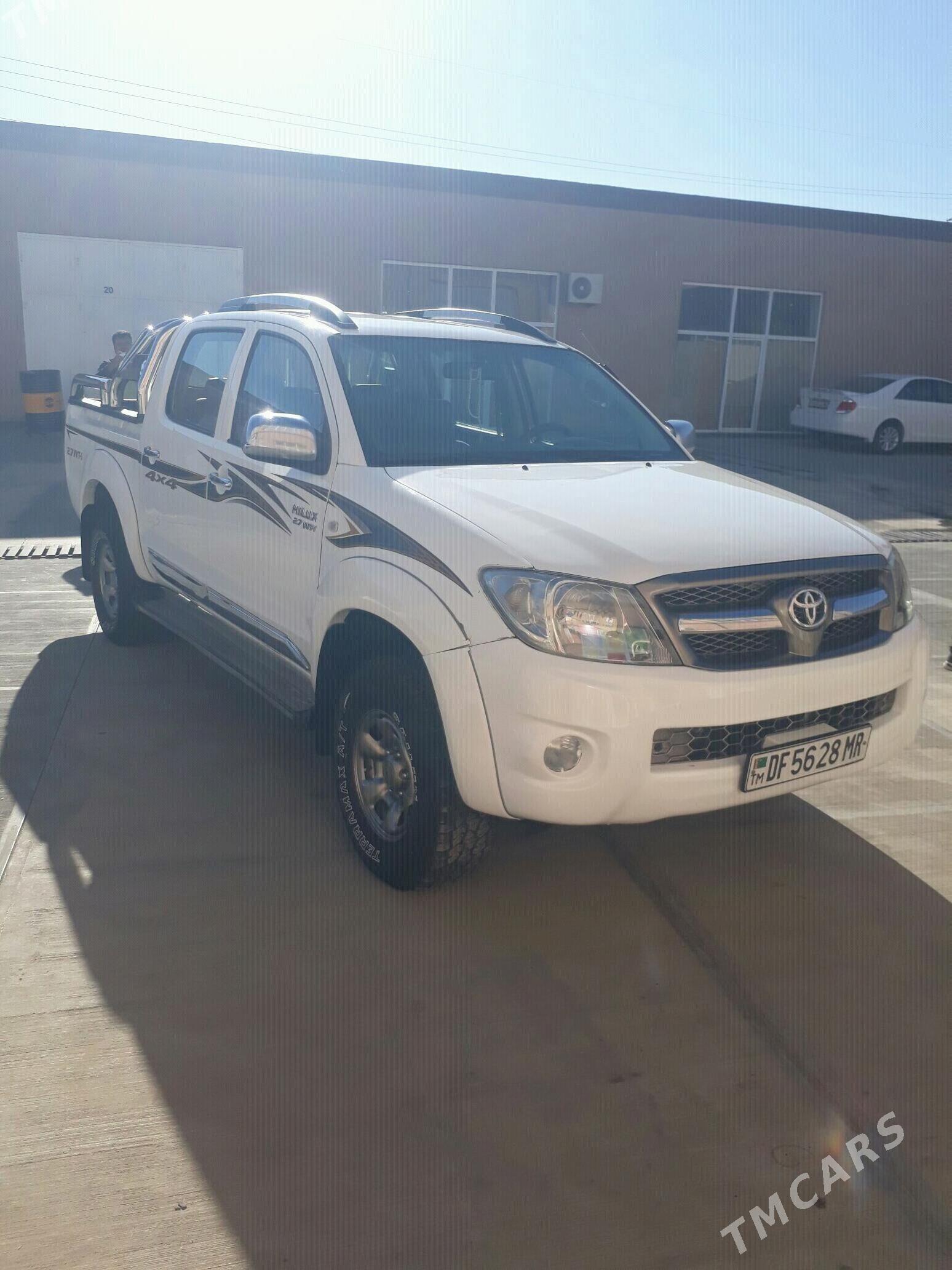 Toyota Hilux 2010 - 300 000 TMT - Мары - img 7