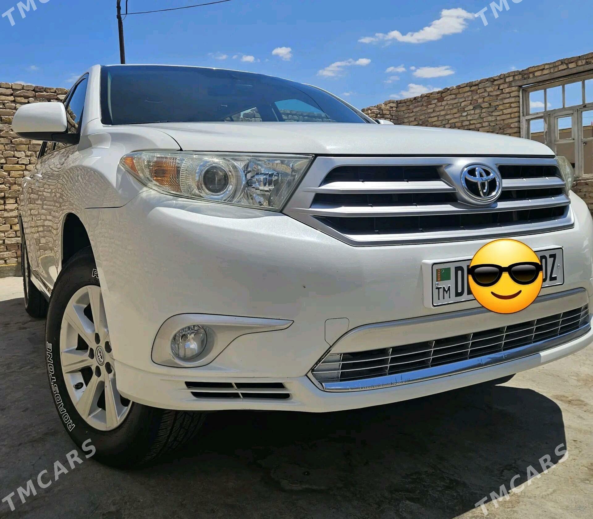 Toyota Highlander 2011 - 350 000 TMT - Köneürgenç - img 3