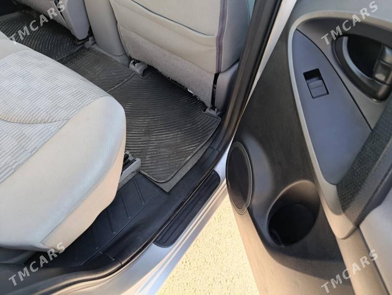 Toyota RAV4 2010 - 208 000 TMT - ул. Подвойского (Битарап Туркменистан шаёлы) - img 3