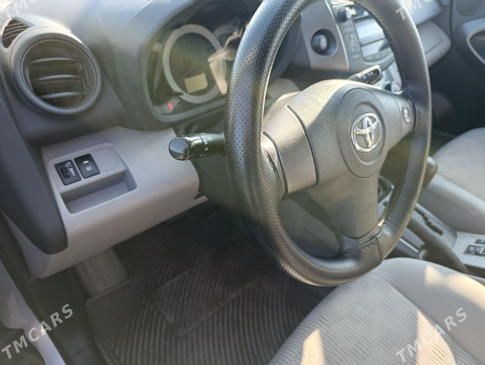 Toyota RAV4 2010 - 208 000 TMT - ул. Подвойского (Битарап Туркменистан шаёлы) - img 4