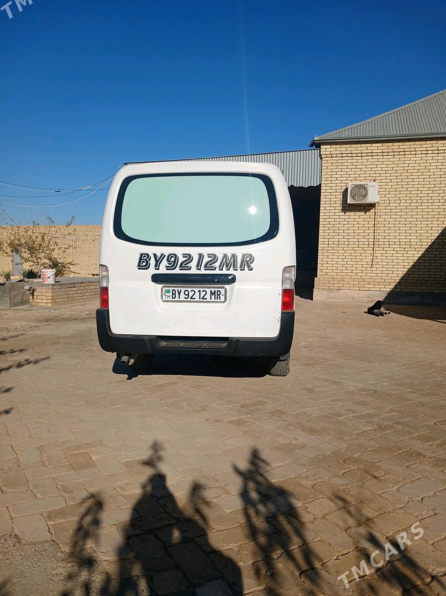 Nissan Urvan 2005 - 130 000 TMT - Baýramaly - img 3