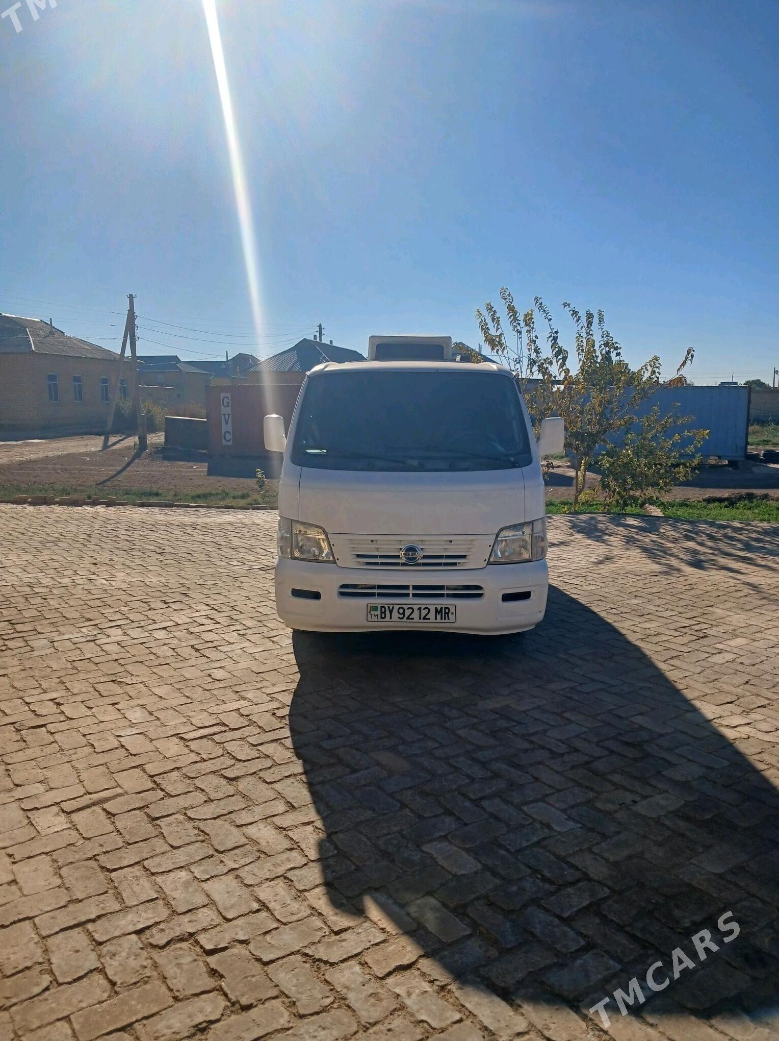 Nissan Urvan 2005 - 130 000 TMT - Baýramaly - img 4