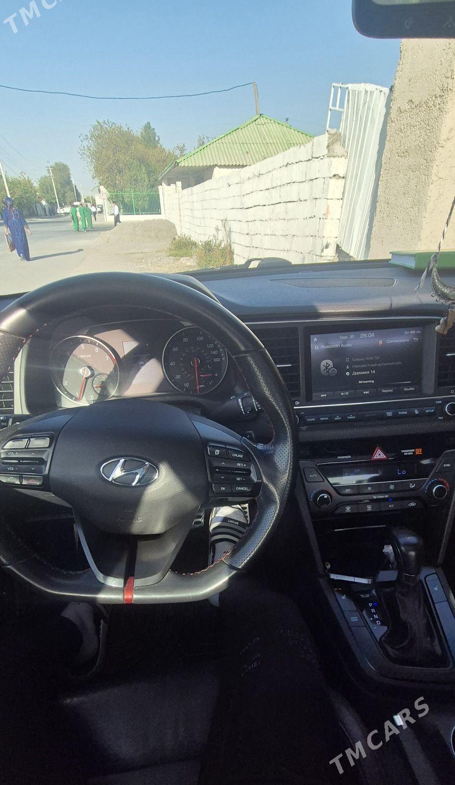 Hyundai Elantra 2018 - 225 000 TMT - Aşgabat - img 4