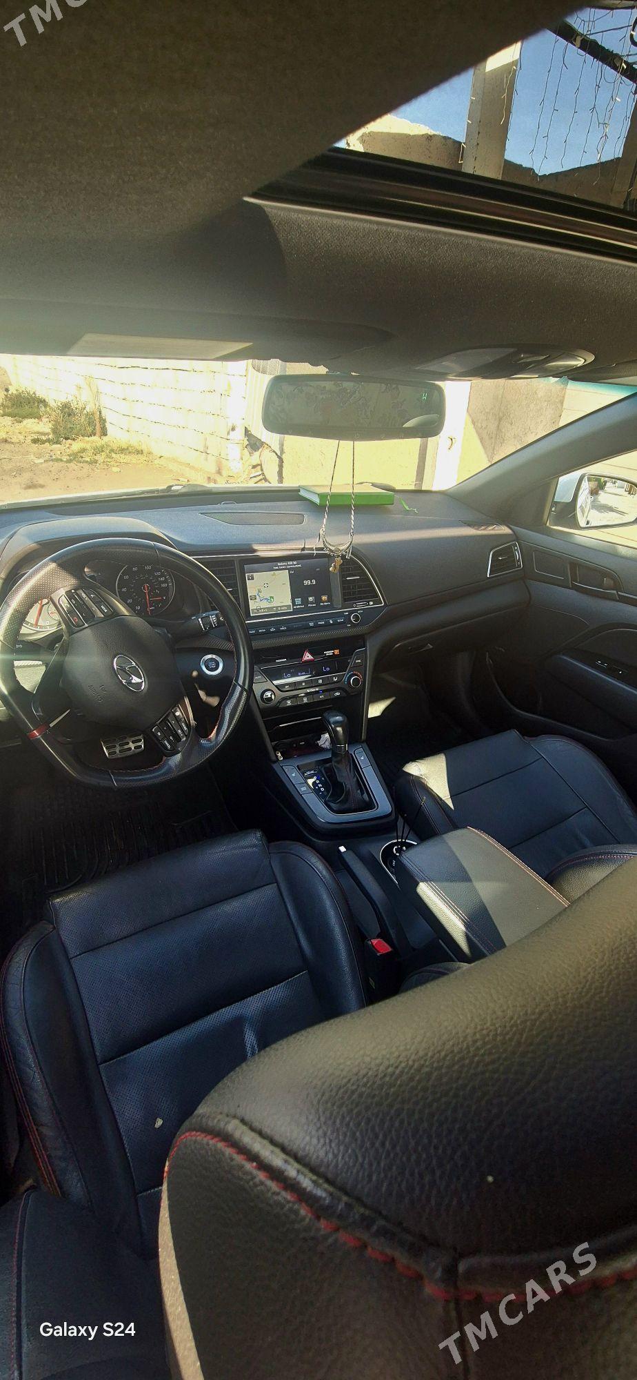 Hyundai Elantra 2018 - 225 000 TMT - Aşgabat - img 2