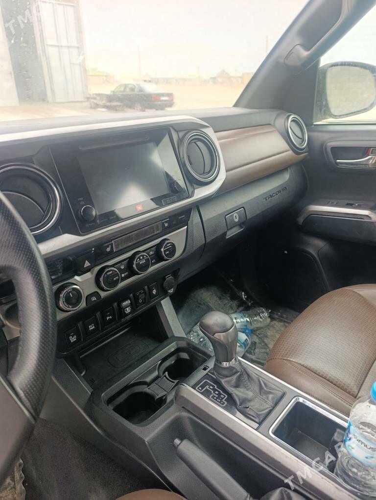 Toyota Tacoma 2018 - 350 000 TMT - Bäherden - img 3