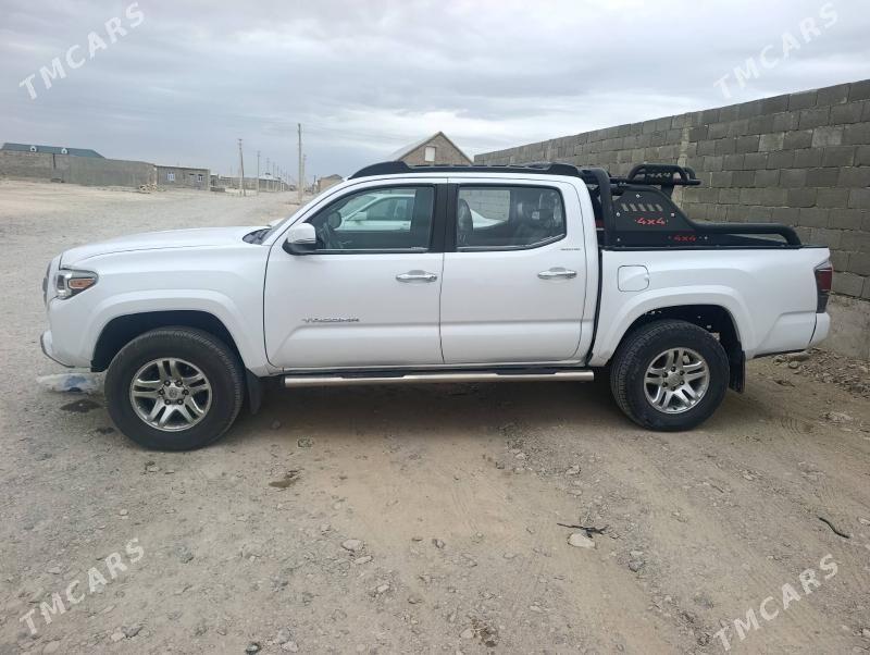 Toyota Tacoma 2018 - 350 000 TMT - Bäherden - img 8