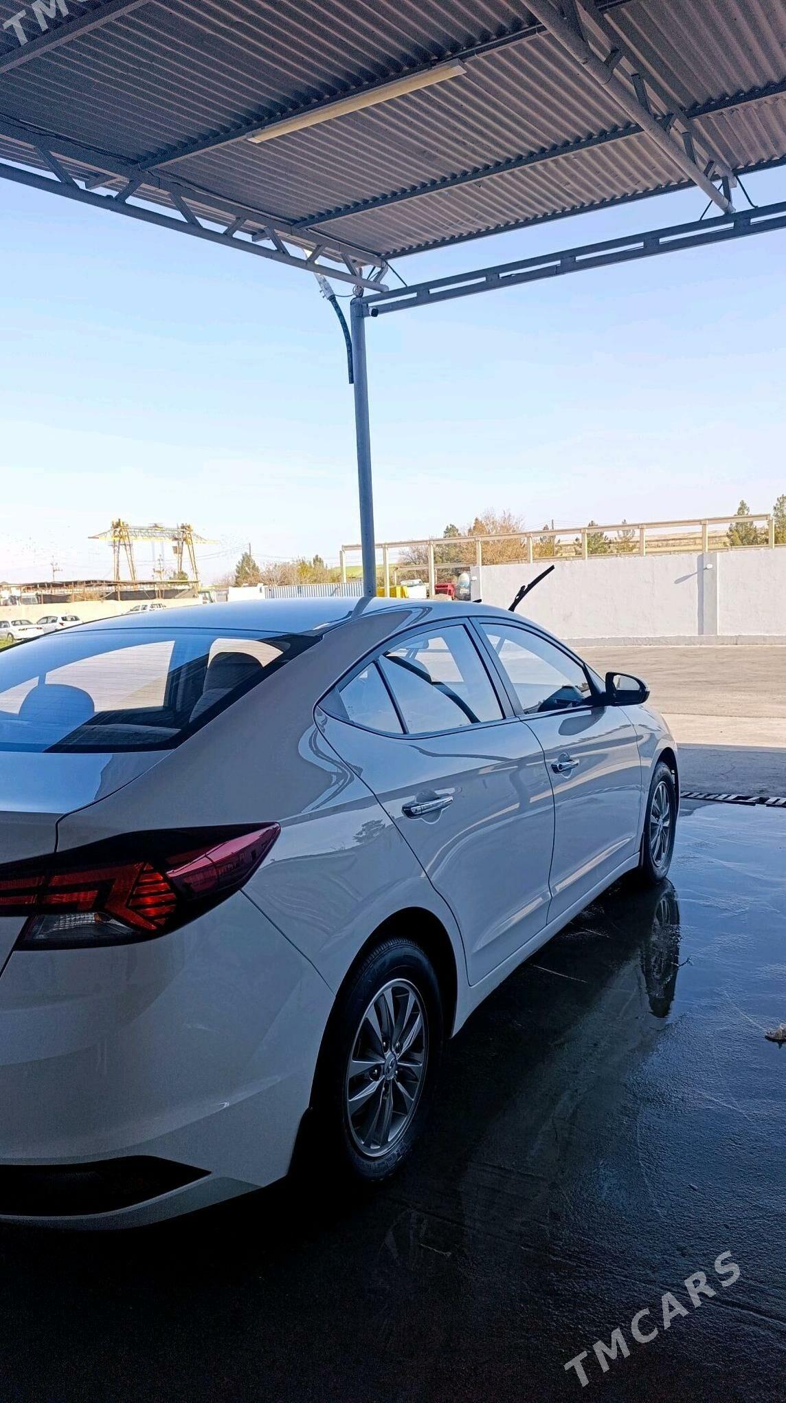 Hyundai Elantra 2019 - 240 000 TMT - Aşgabat - img 10