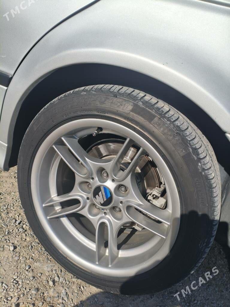 BMW E39 2003 - 125 000 TMT - Türkmenbaşy - img 6