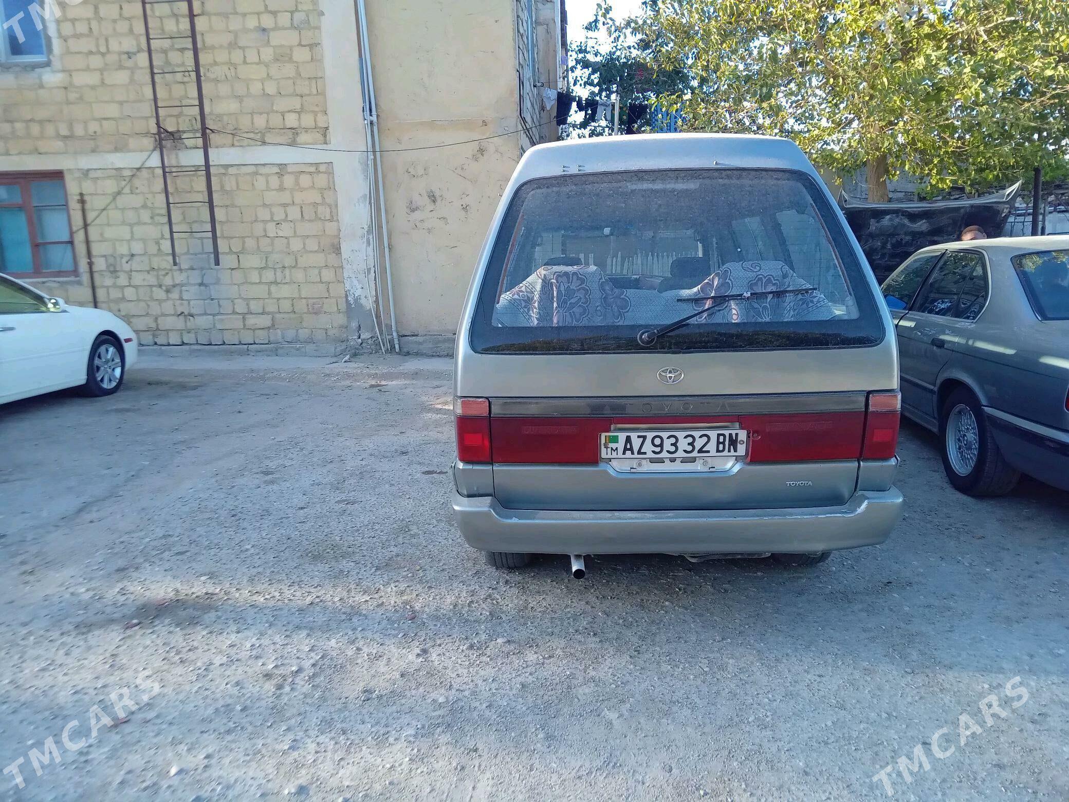 Toyota Town Ace 1989 - 30 000 TMT - Balkanabat - img 2
