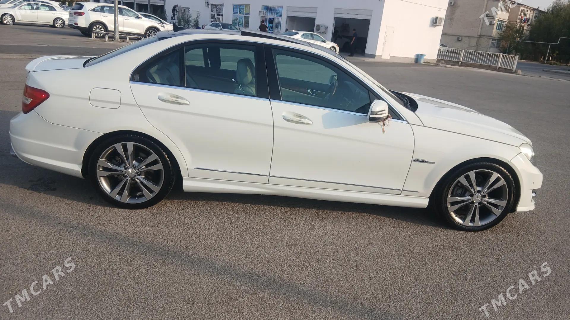 Mercedes-Benz C350 2010 - 220 000 TMT - Aşgabat - img 3