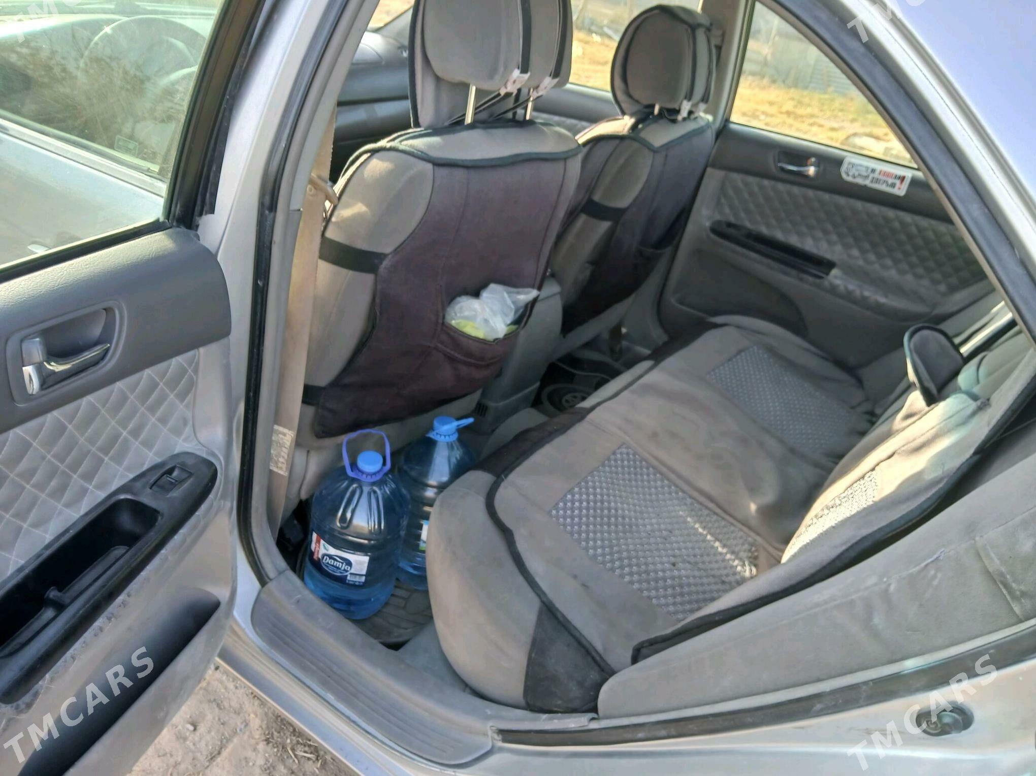 Toyota Camry 2004 - 165 000 TMT - Büzmeýin - img 9