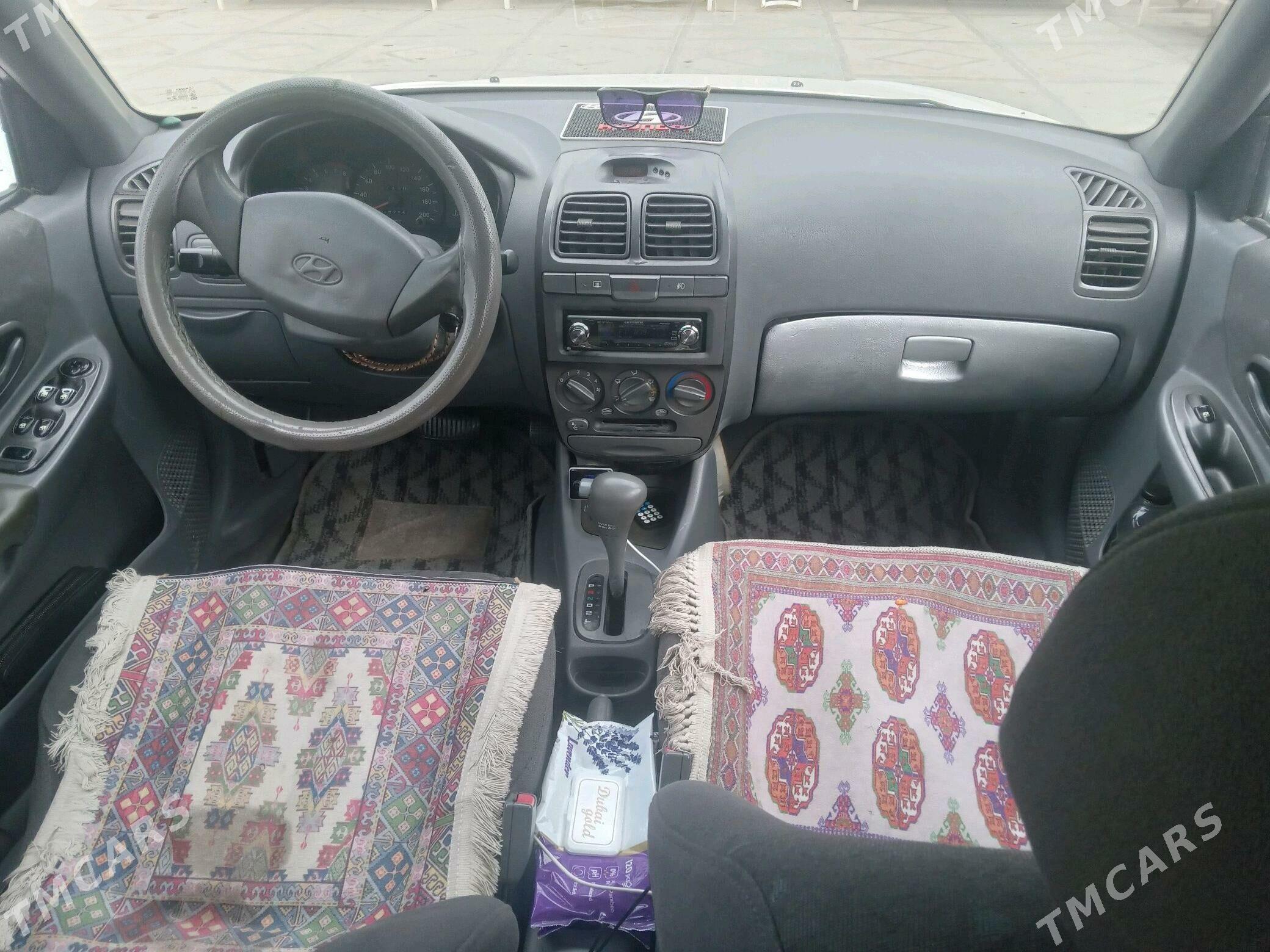 Hyundai Accent 2001 - 47 000 TMT - Büzmeýin - img 3