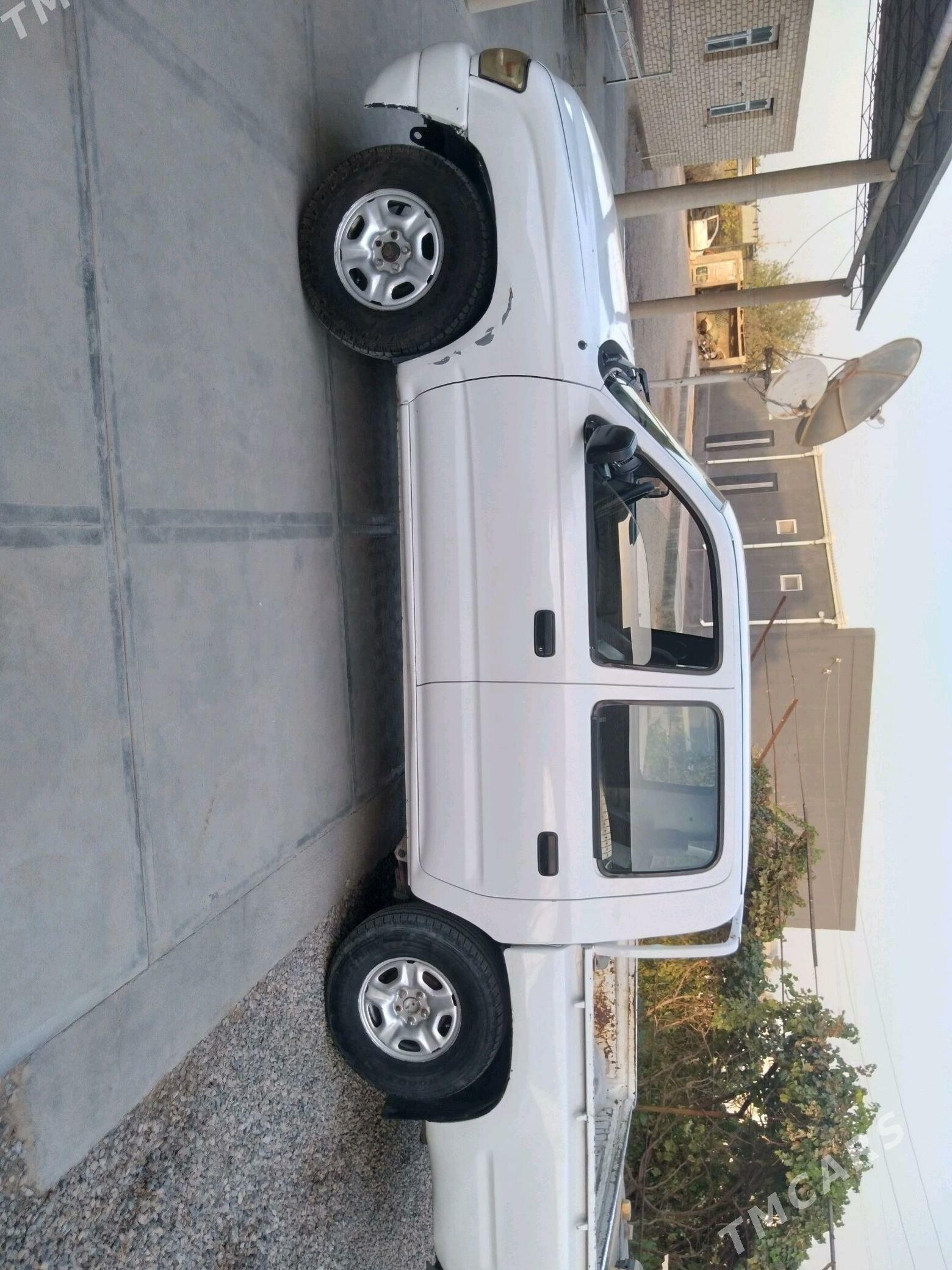 Toyota Hilux 2003 - 65 000 TMT - Mary - img 1