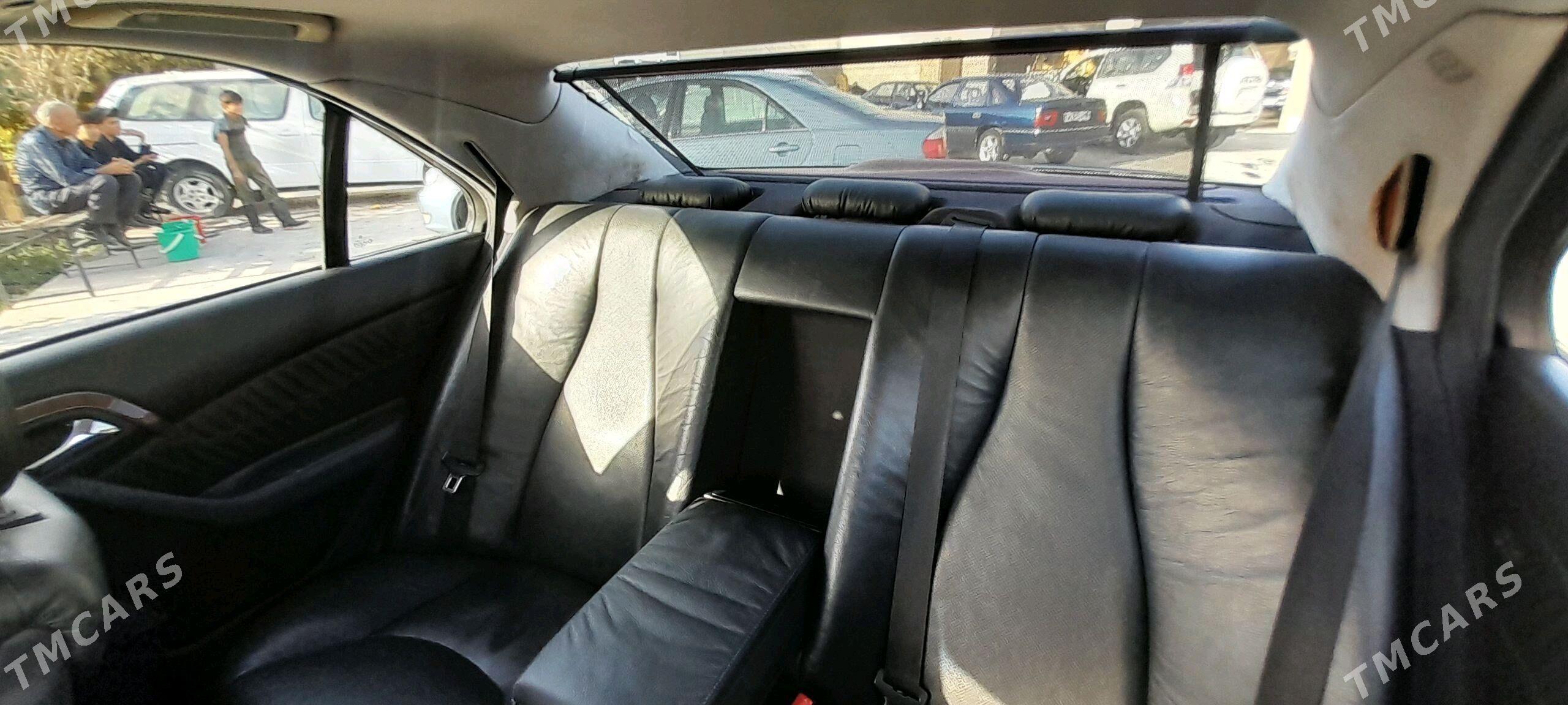 Mercedes-Benz E320 2000 - 159 000 TMT - Мары - img 9