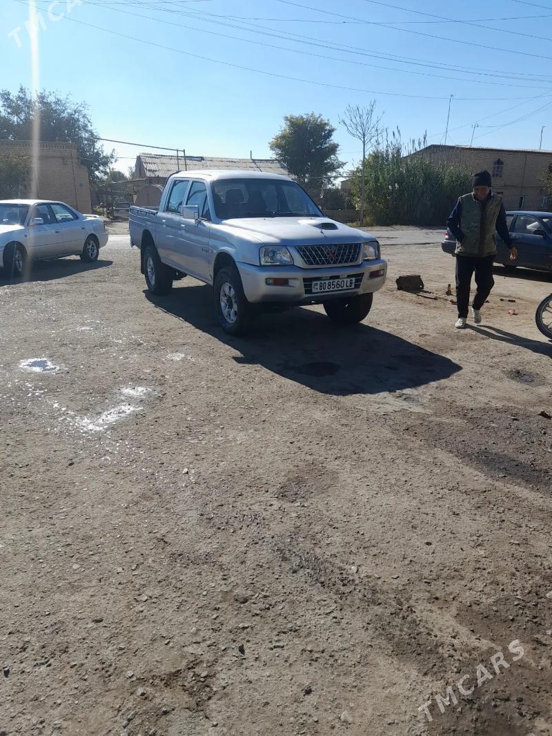 Mitsubishi L200 2004 - 90 000 TMT - Сакар - img 1