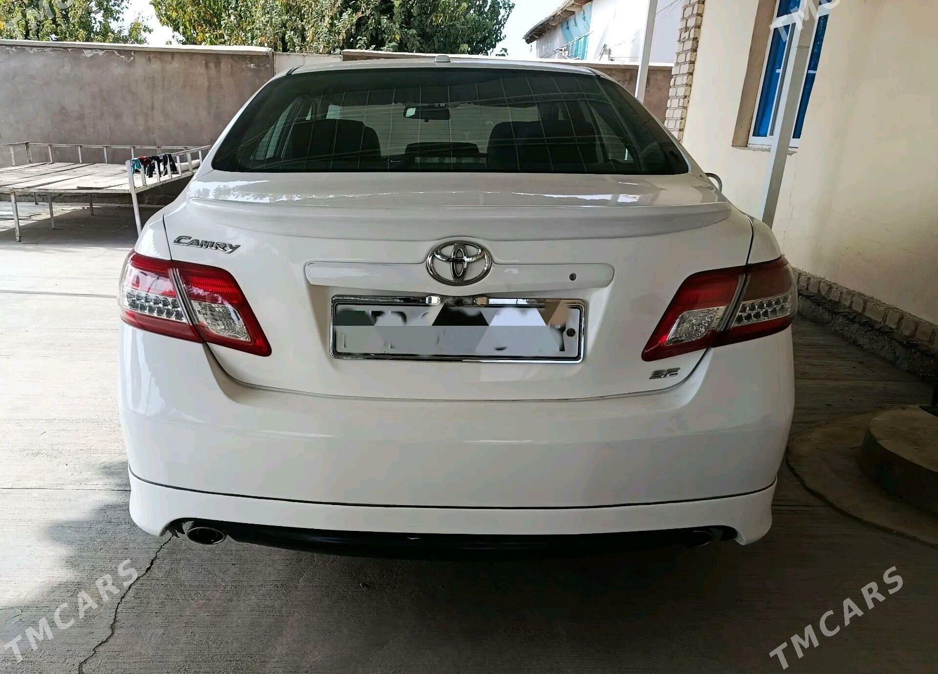 Toyota Camry 2010 - 220 000 TMT - Тагтабазар - img 2