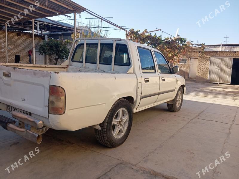 Toyota Hilux 2004 - 70 000 TMT - Mary - img 2