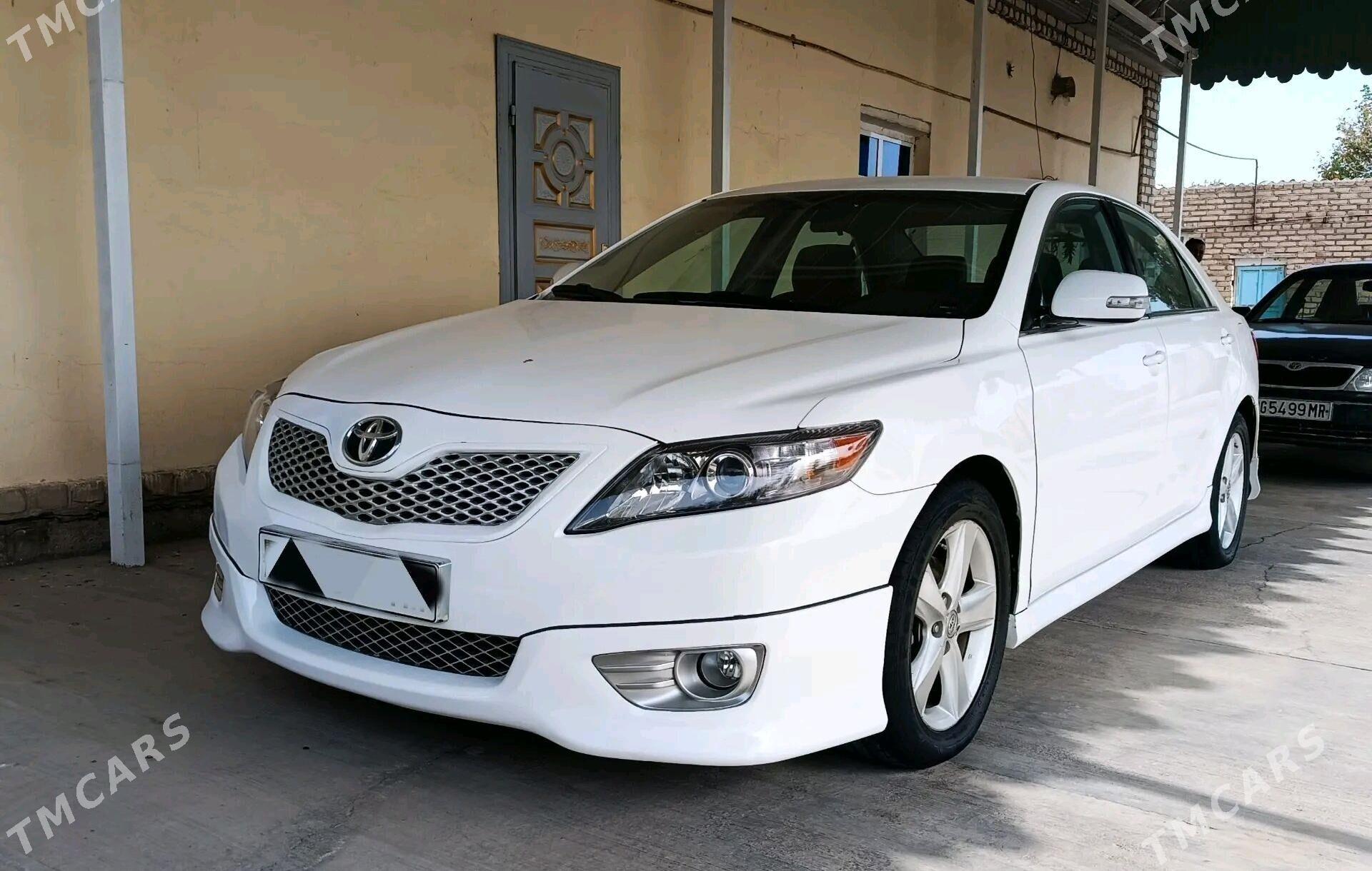 Toyota Camry 2010 - 220 000 TMT - Тагтабазар - img 4