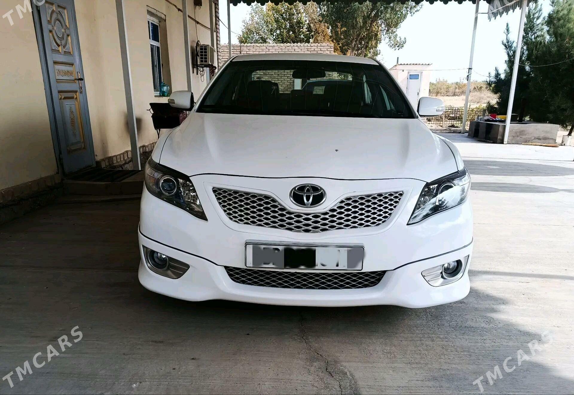 Toyota Camry 2010 - 220 000 TMT - Тагтабазар - img 7