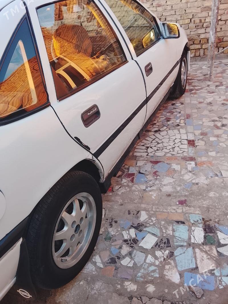 Opel Vectra 1992 - 24 000 TMT - Çärjew - img 4