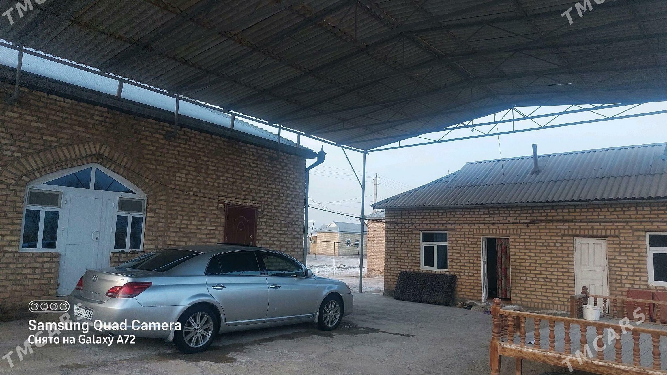 Toyota Avalon 2005 - 178 000 TMT - Sarahs - img 2