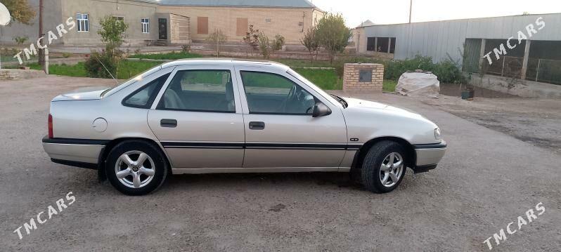 Opel Vectra 1992 - 36 000 TMT - Mary - img 3