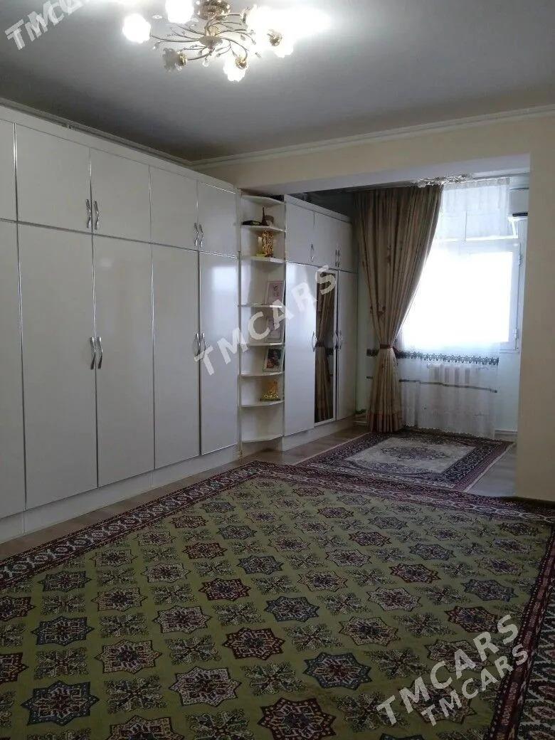 11 mkr 3/3 etaž 3 komnat - 11 мкр - img 2